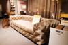 Trendiges Design-Sofa mit Samt-Bezug